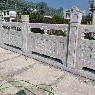 伊春 芝麻白栏杆