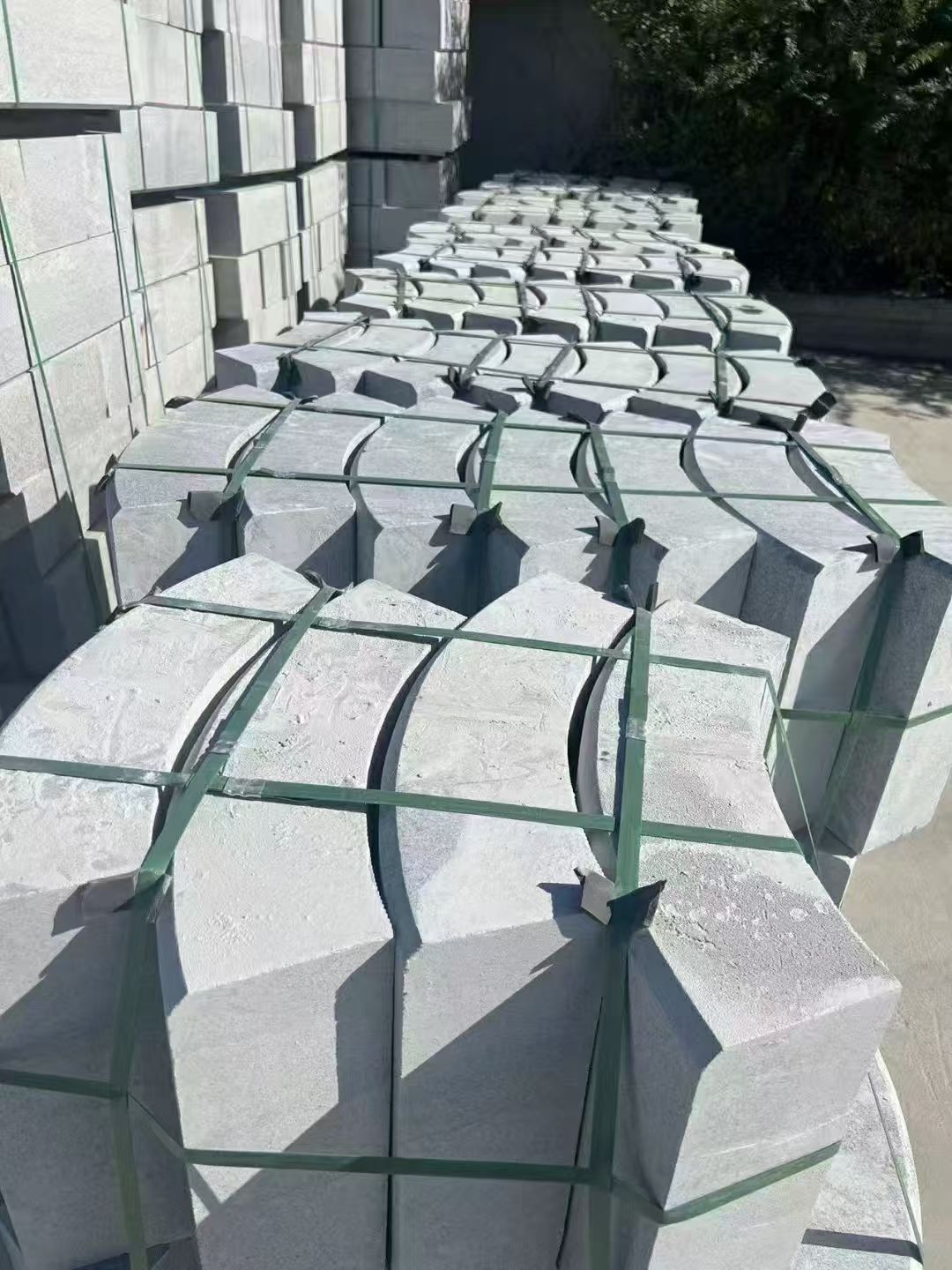 伊春 芝麻灰弧形路沿石