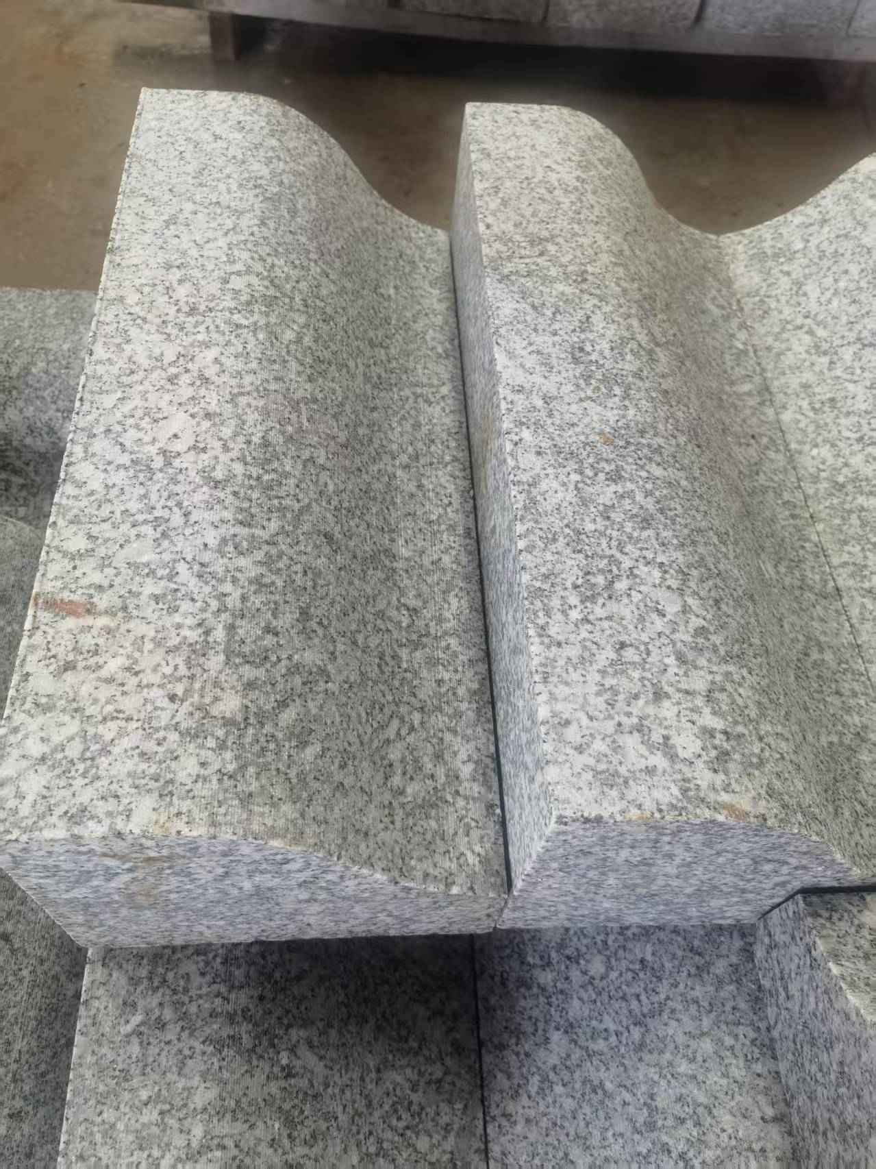 伊春芙蓉白S型拉丝面路沿石