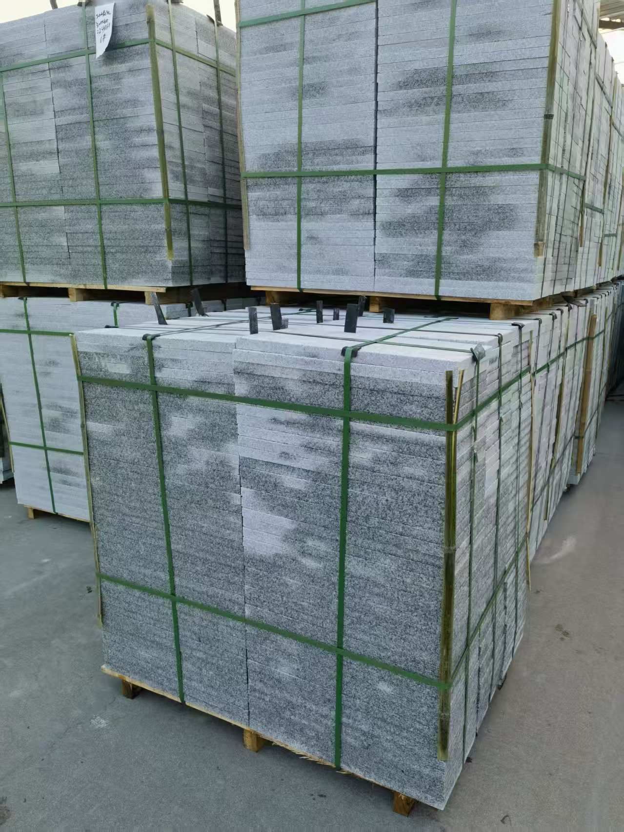 伊春 芝麻白地铺石材