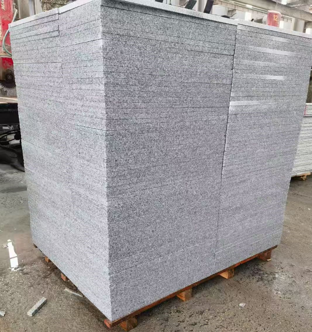 伊春 火烧面地铺石，街道广场园林市政工程板，1.8~5.0厚均有现货